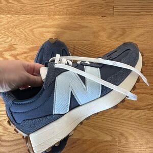 New Balance 327